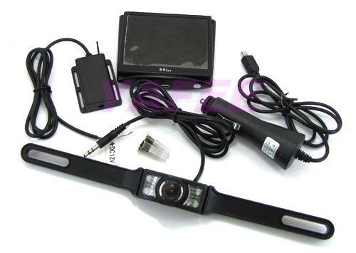 Couvací kamera do auta s monitorem